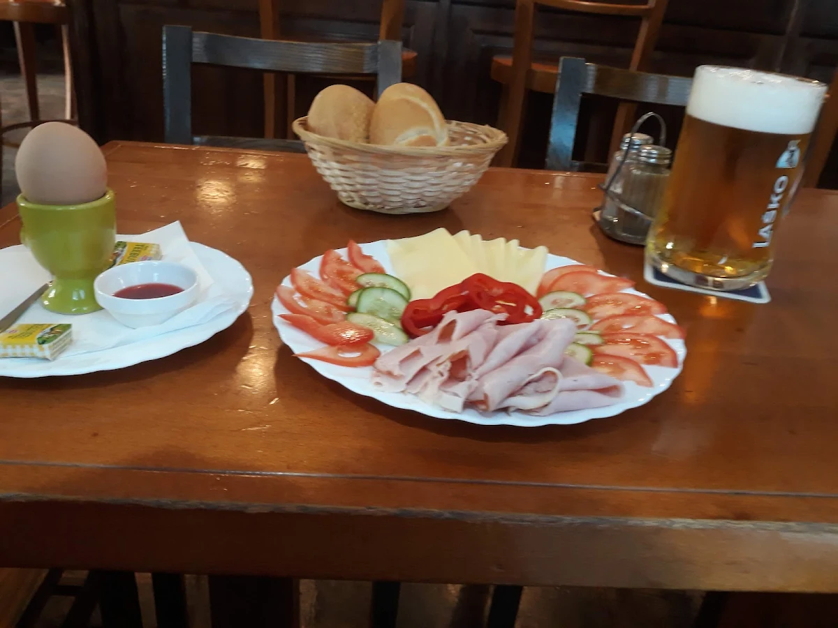 Centraal Frühstück Mit Lasko Pivo