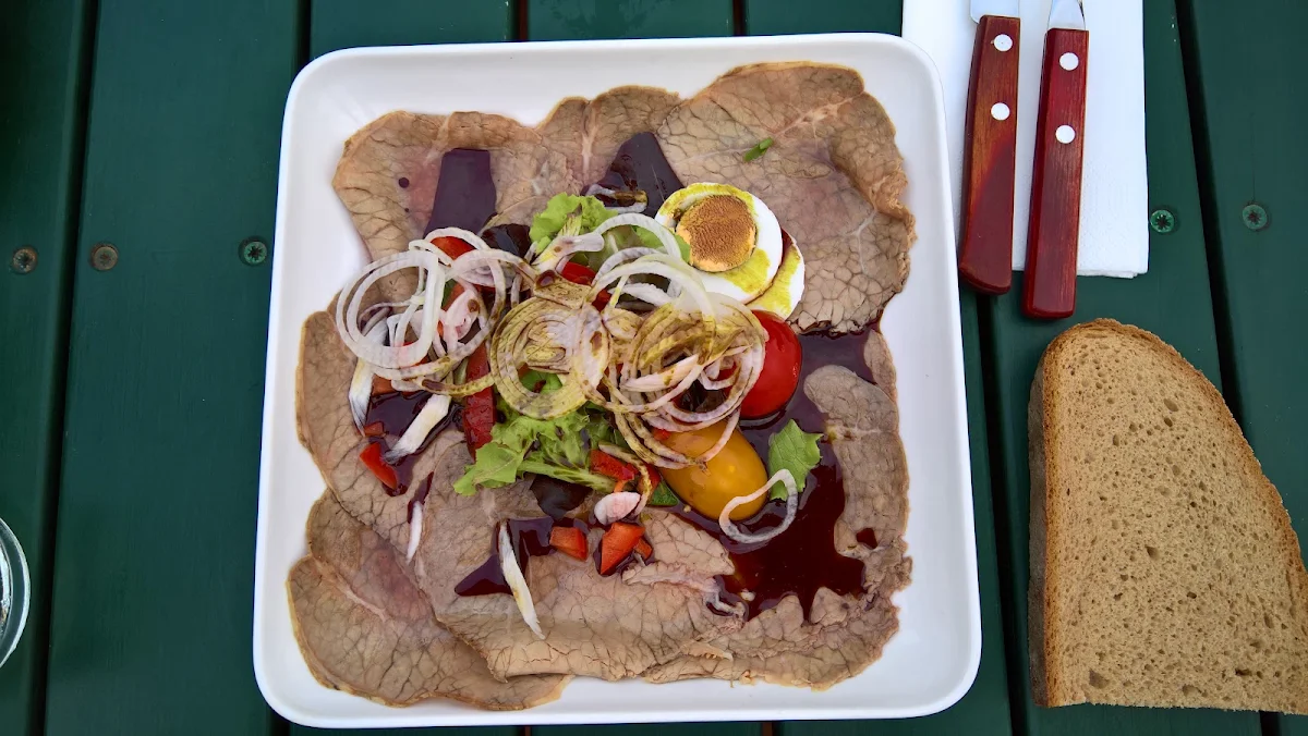 Saures Rindfleisch Mit Zwiebeln