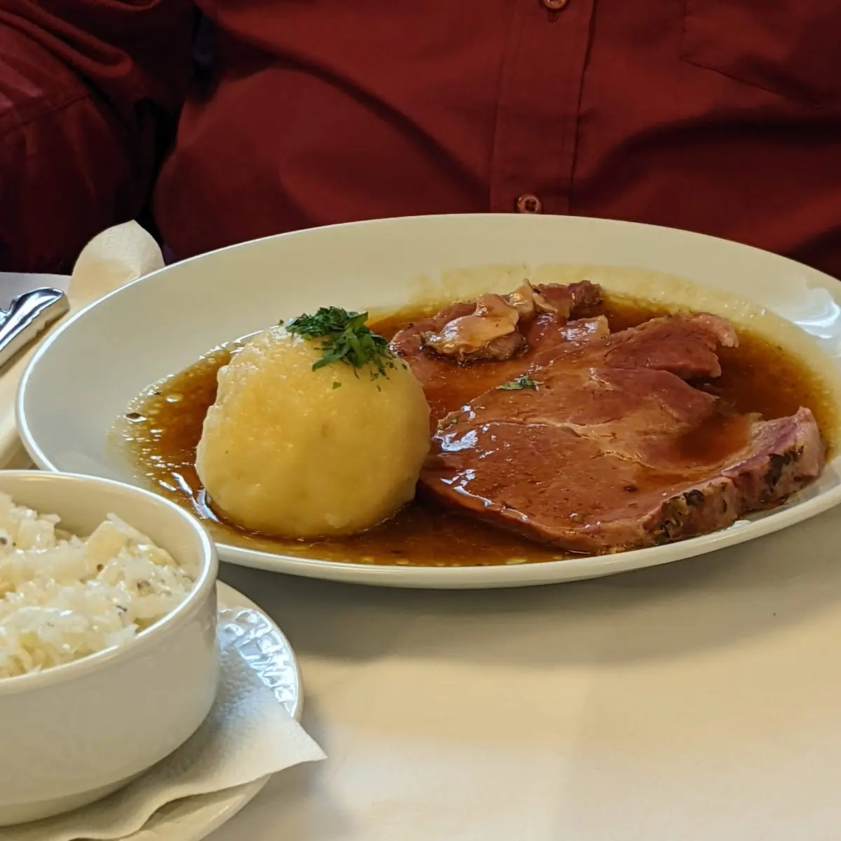 Schweinsbraten Mit Knödel