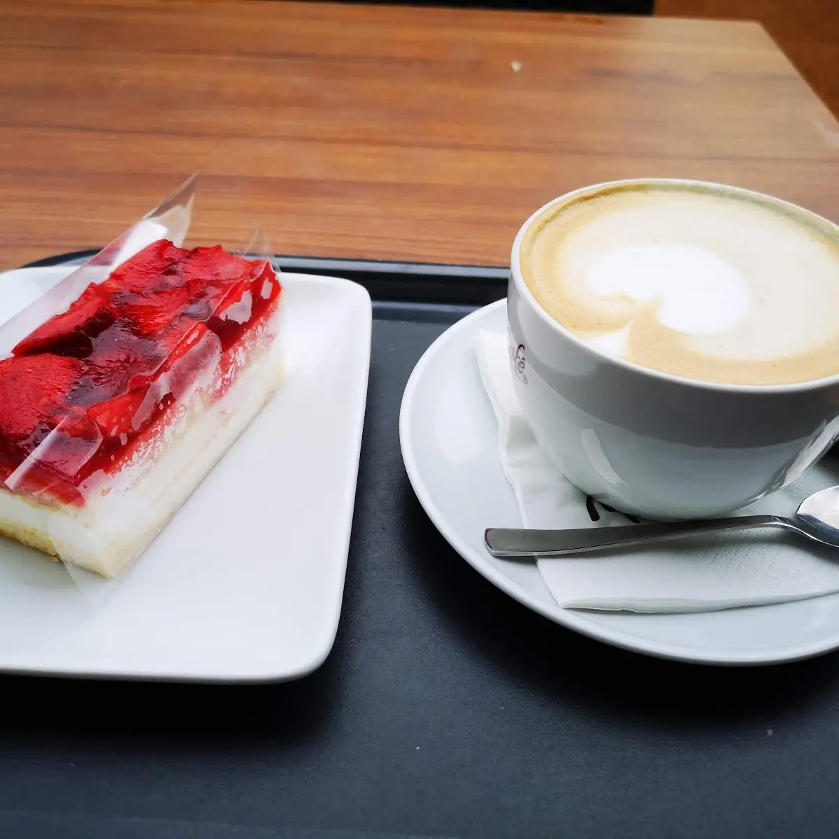 Cappuccino Und Erdbeer Topfen Schnitte