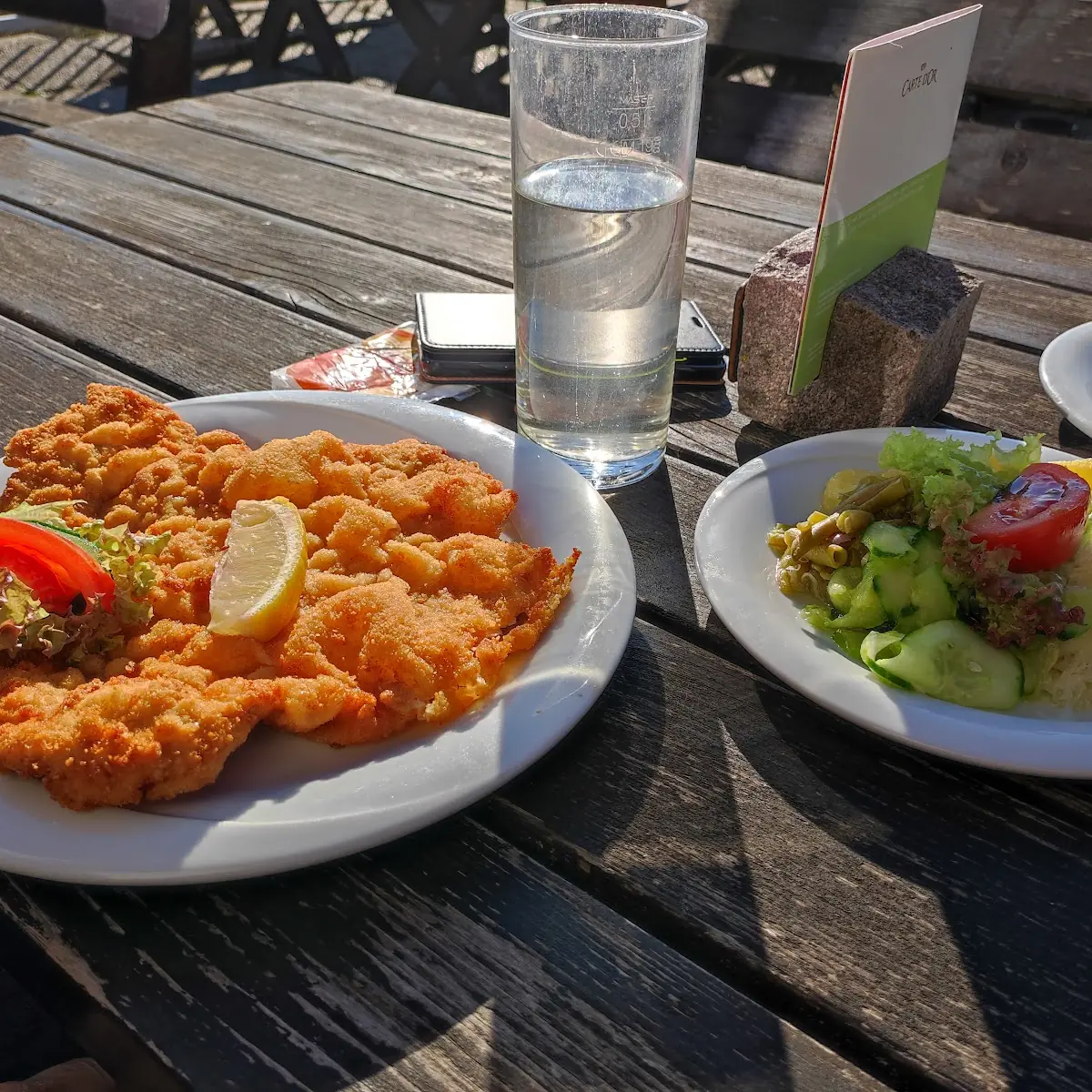 Surschnitzel Mit Gemischten Salat