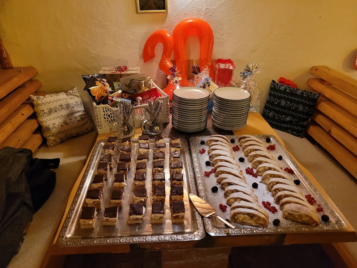 Bananenschnitte Und Apfelstrudel