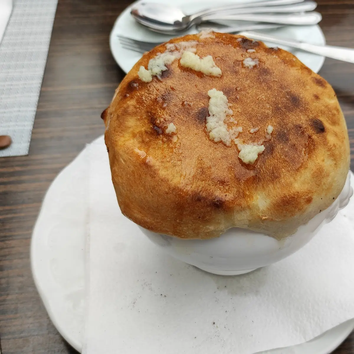 Knoblauch Suppe Mit Überbackenem Brot