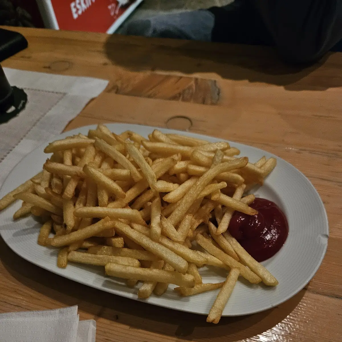 Pommes Frites Im Frischen Fett Frittiert