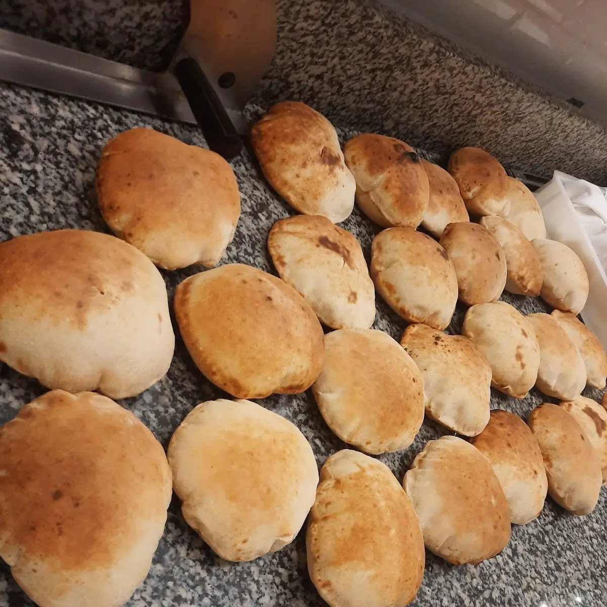 دائمان خبز طازج