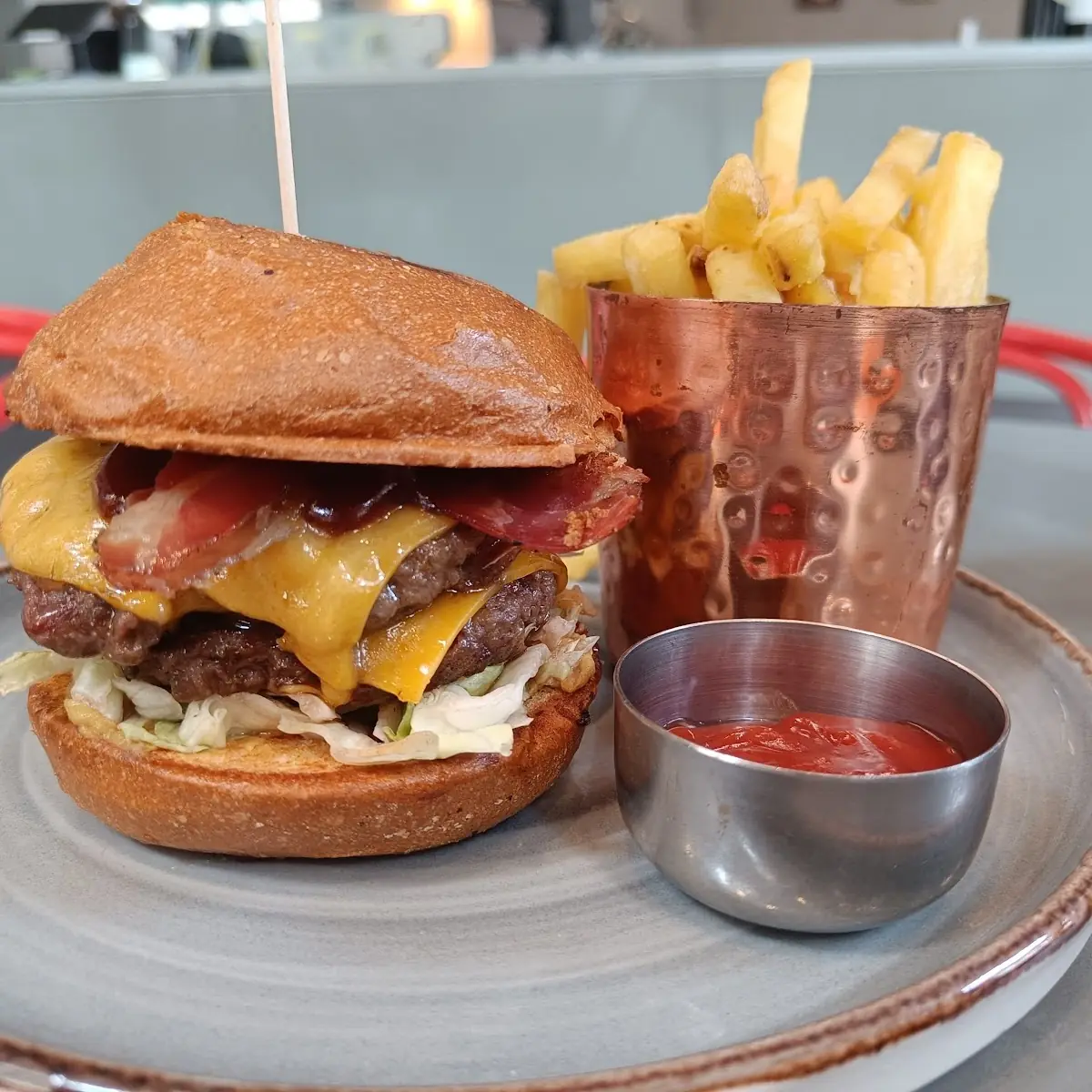 Bellaria Double Smash Burger Mit Fries