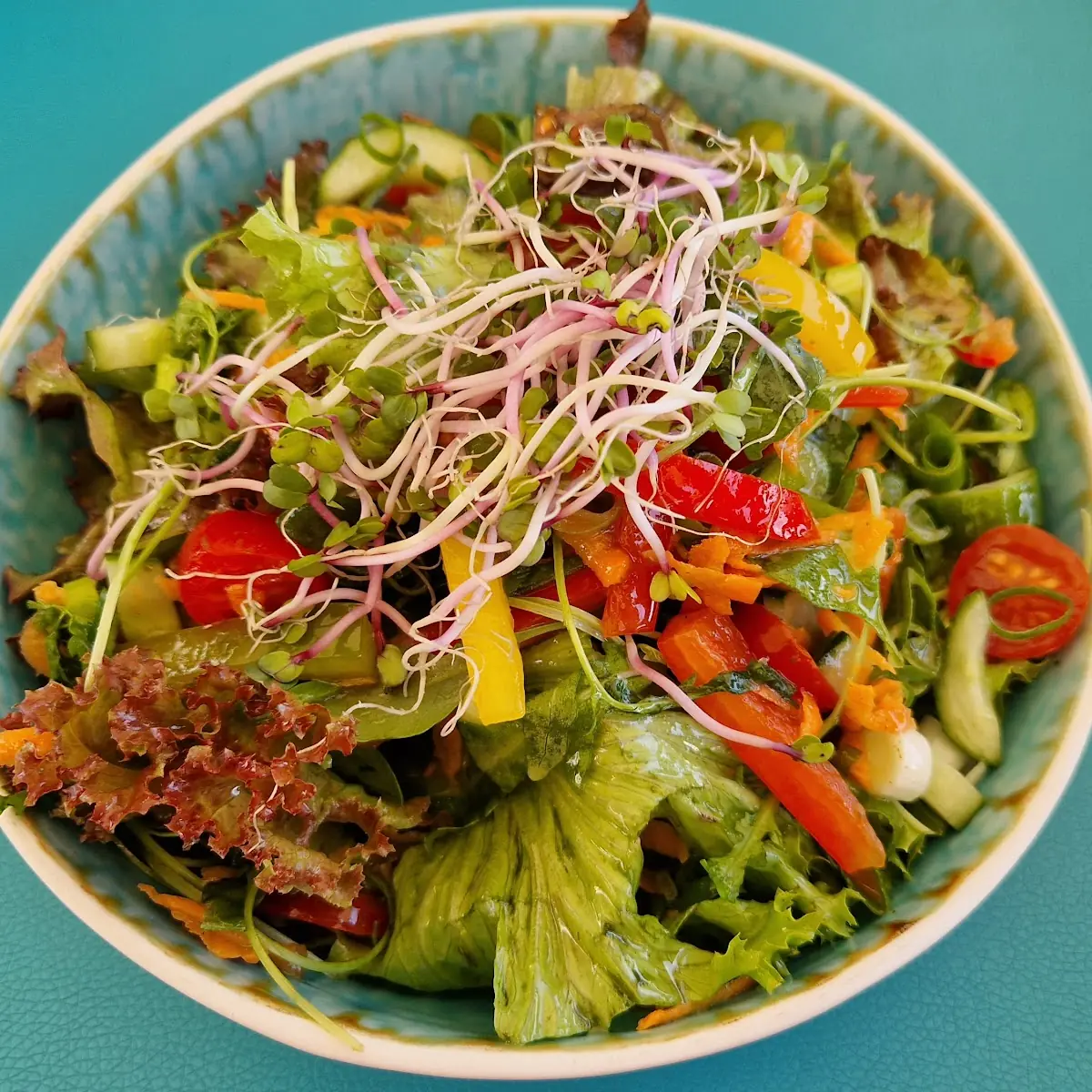 Gemischte Salatschüssel