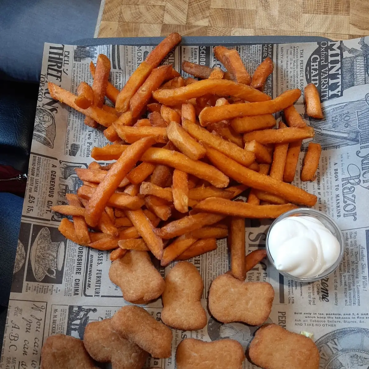 Süßkartoffeln Und Cickenwings