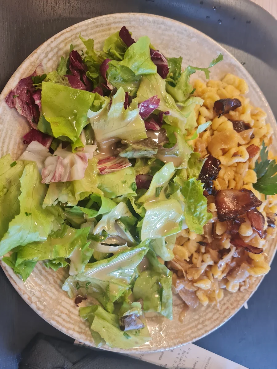 Krautknöpfli Mit Salat