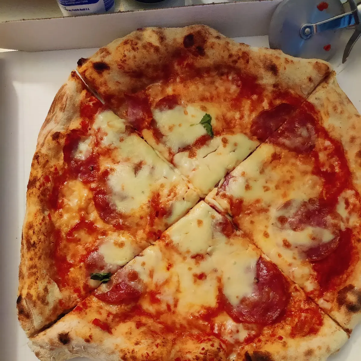 Salami Pizza