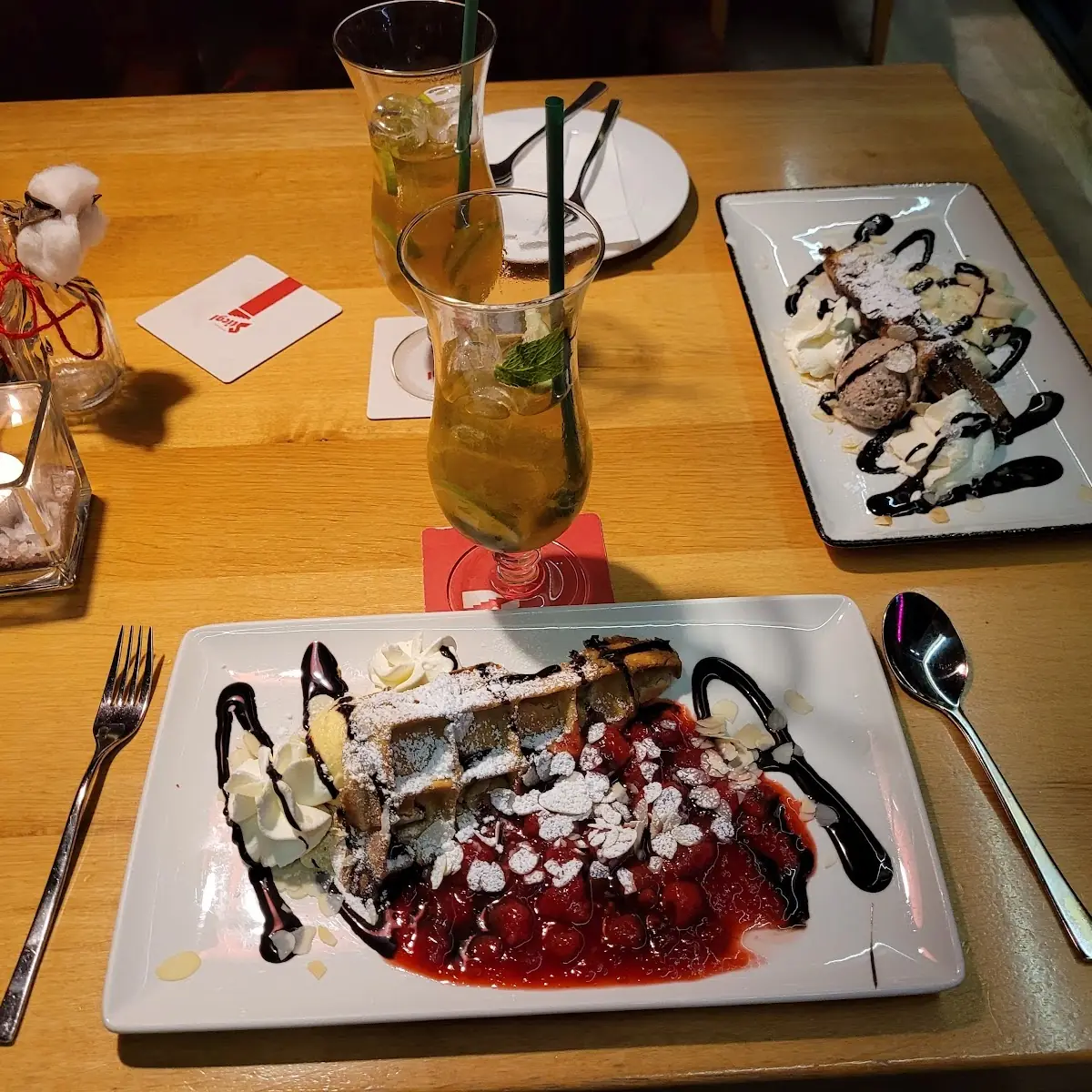 Steiner's Waffeln Mit Heißen Himbeern