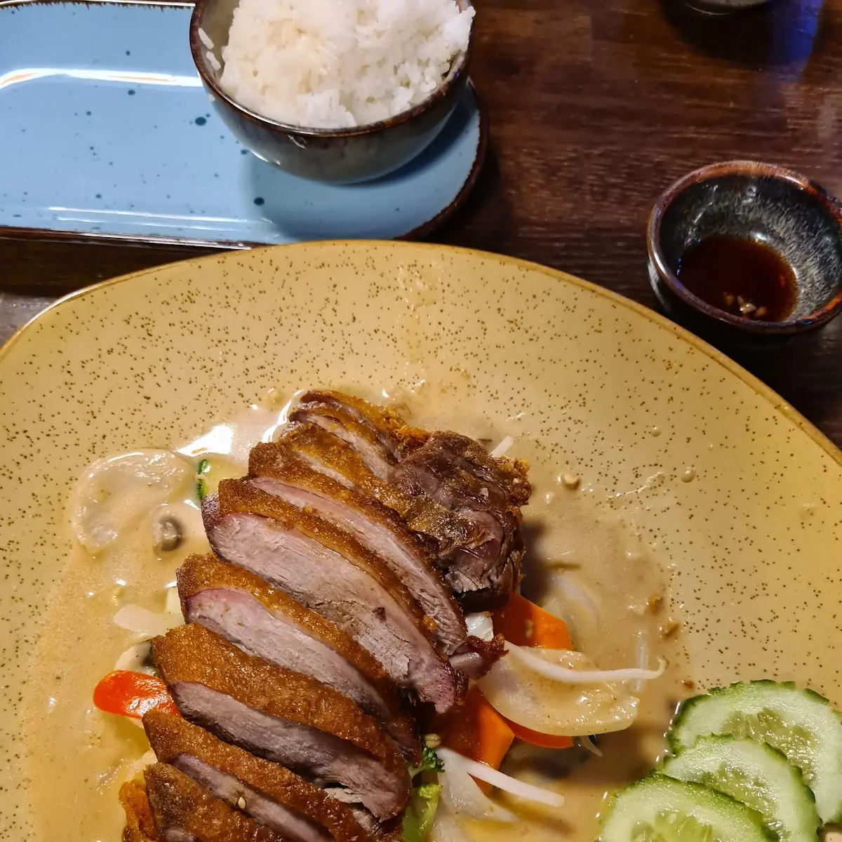 Knusprige Ente In Erdnusssauce