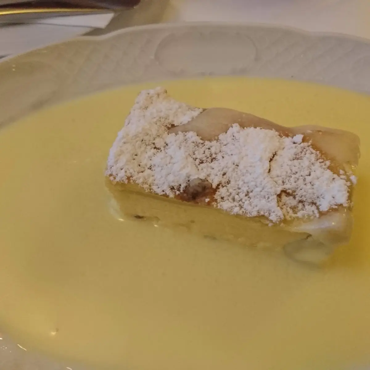 Topfenstrudel Mit Vanillesauce