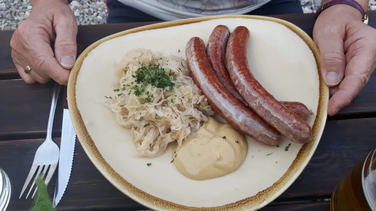 Lammbratwürstl