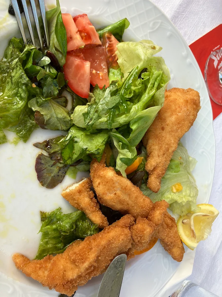 Steirischer Backhendlsalat Mit Gerösteten Kürbiskernen Kernöl
