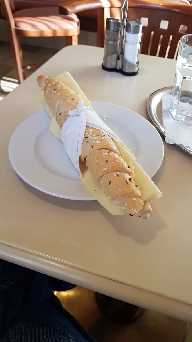 Käsesalzstangerl