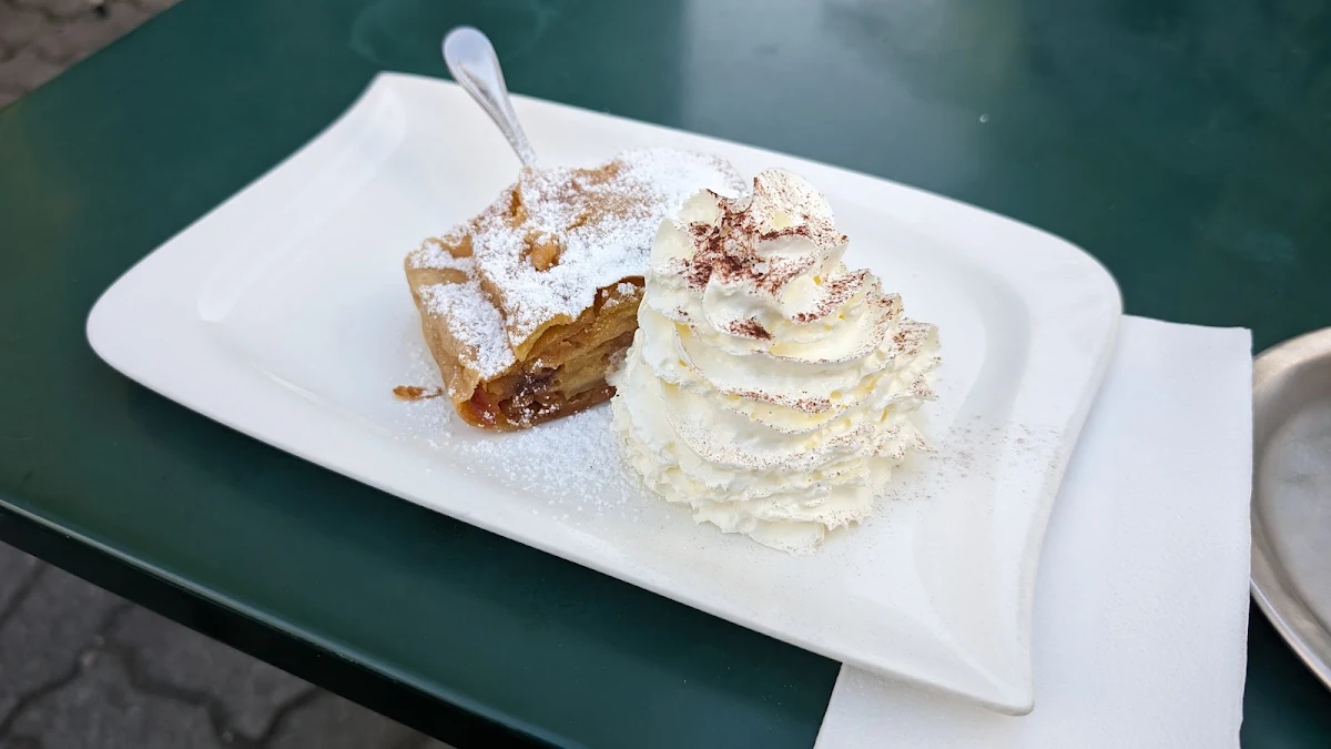 Apfelstrudel