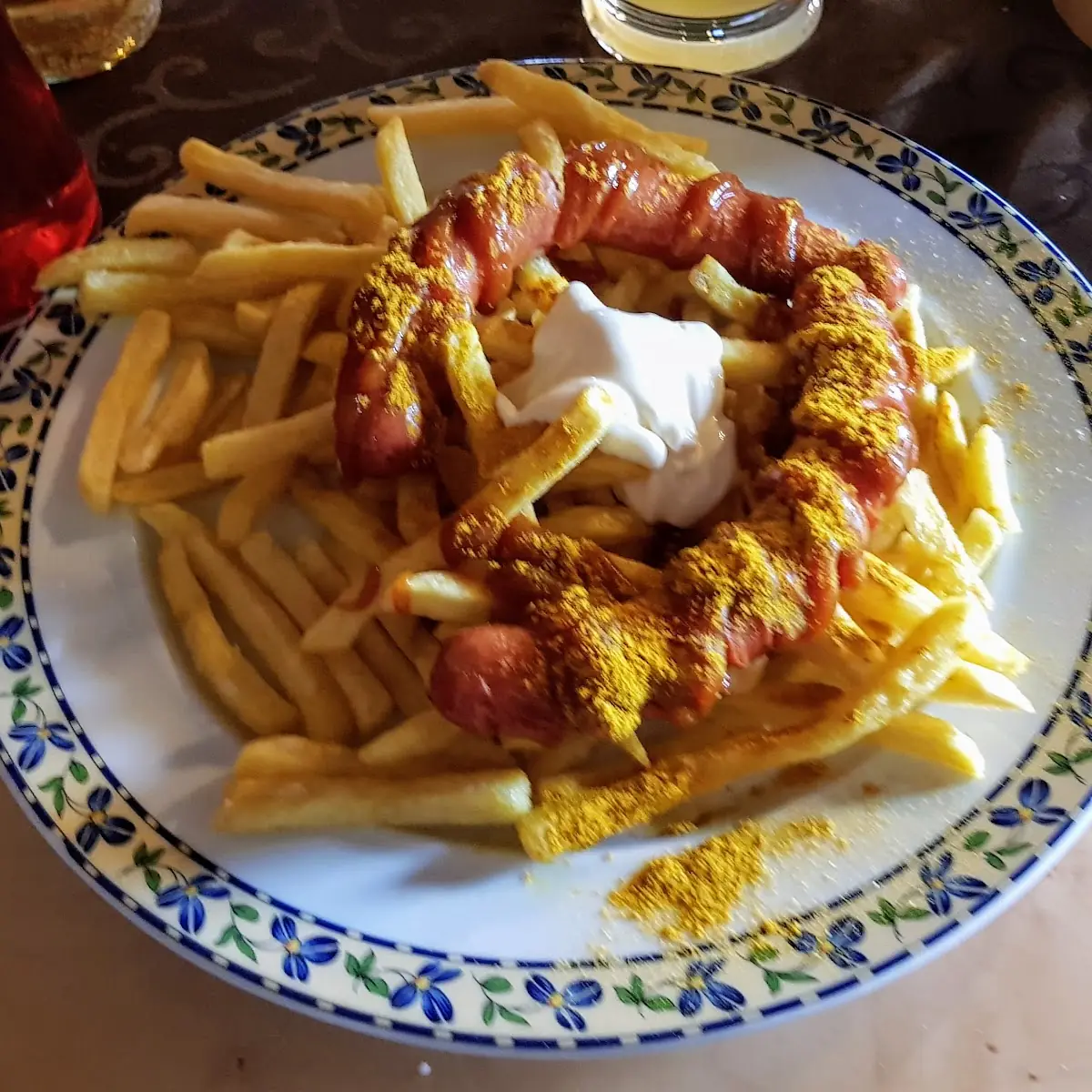 Currywurst Mit Pommes Frites