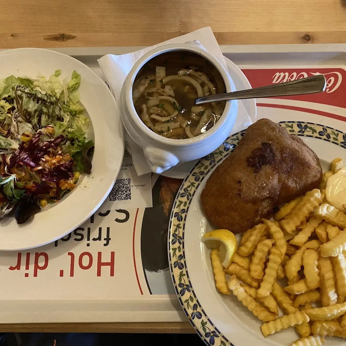 Frittatensuppe Cordon Bleu Mit Pommes Und Ein Kleiner Salat