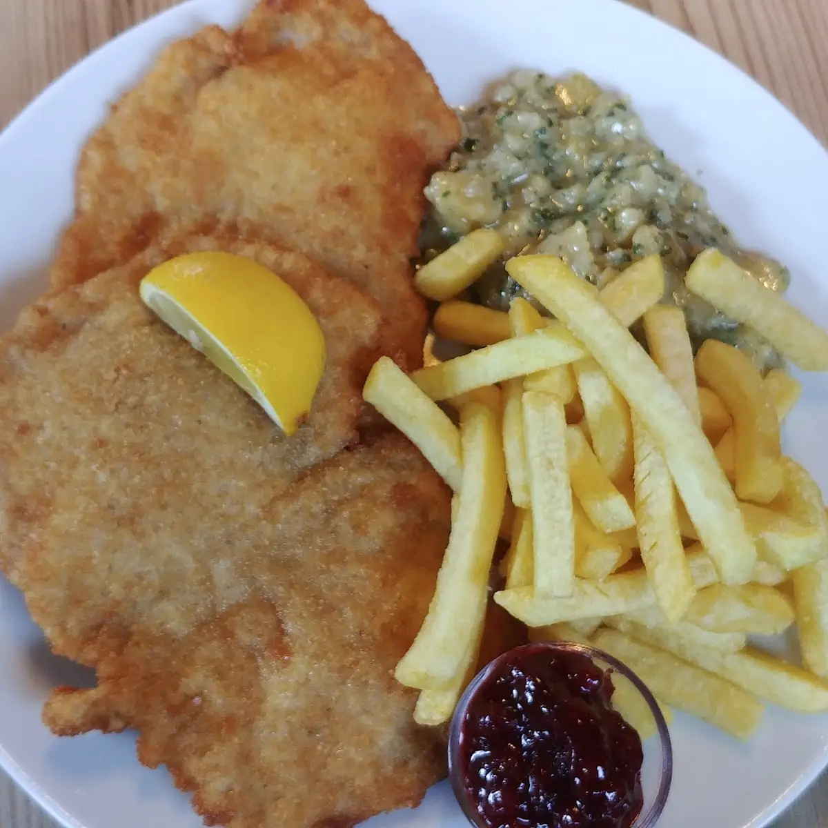 Schnitzel Mit Pommes Frites