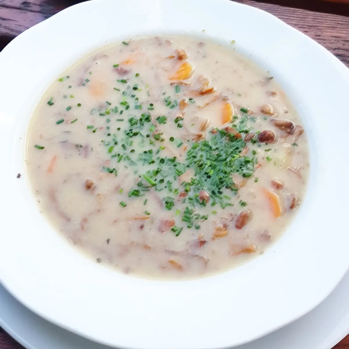 Eierschwammerlsuppe Mit Heidensterz