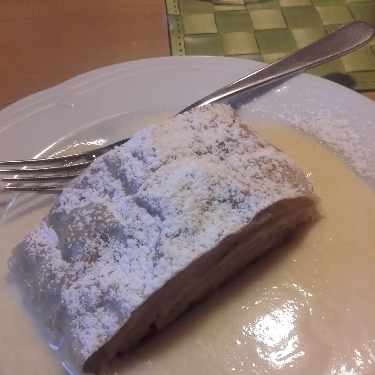 Topfenstrudel Mit Vanillesauce
