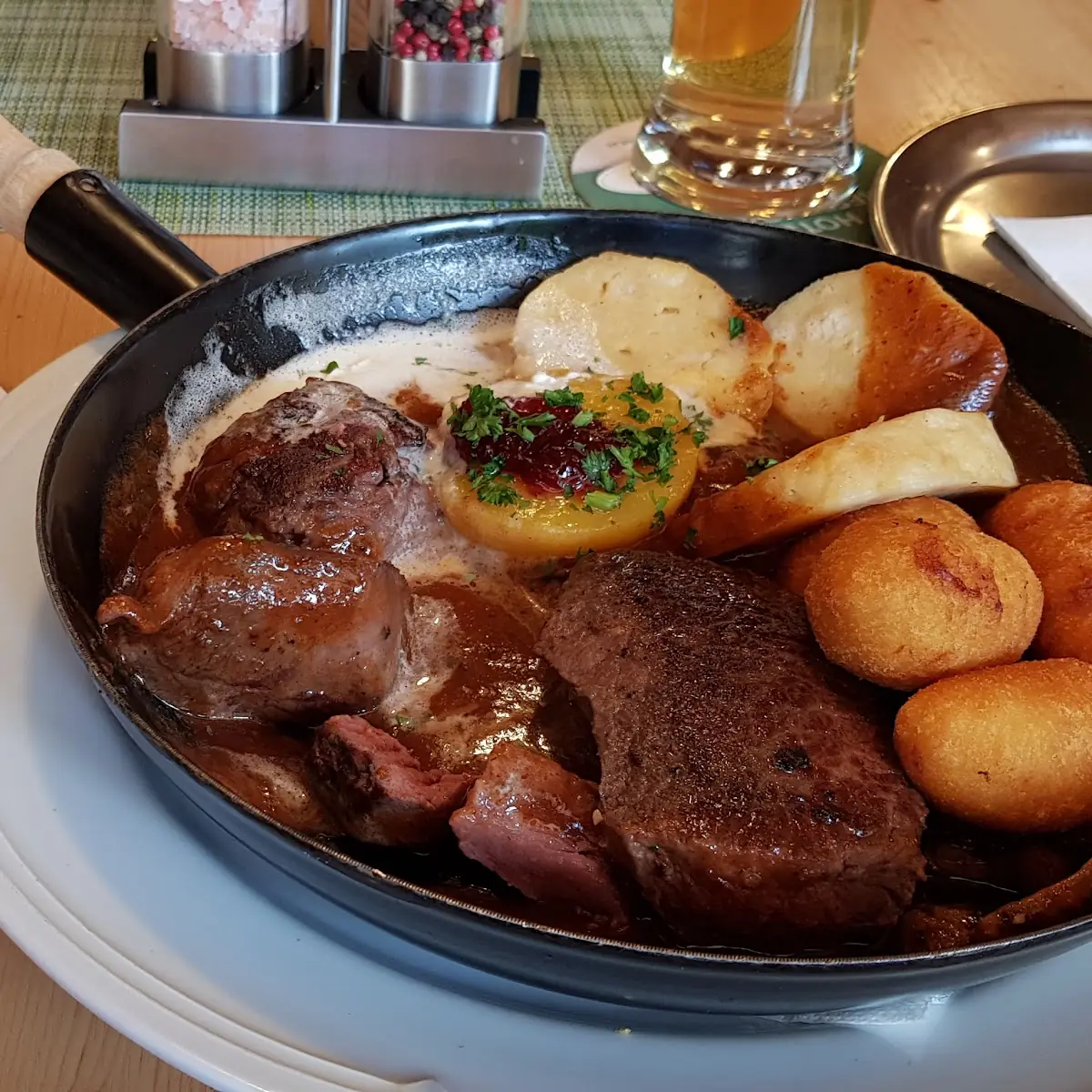 Wilderer Pfandl Mit Hirsch Und Reh