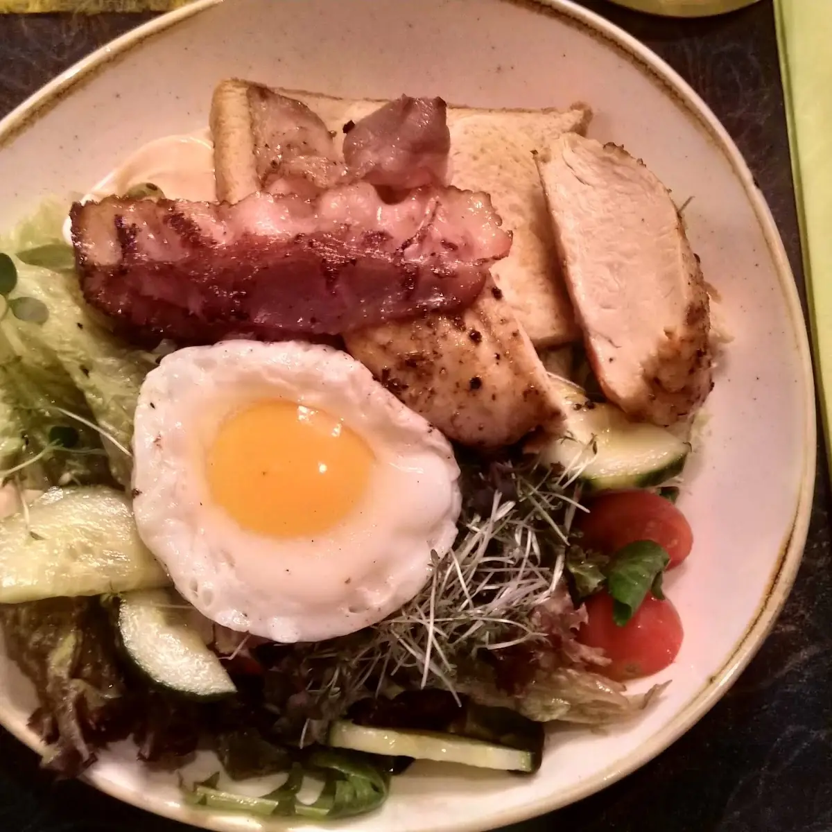 Salat Mit Hühnersteifen