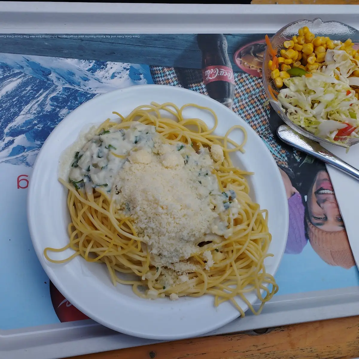 Špagety So Syrovou Omáčkou A Parmezanom