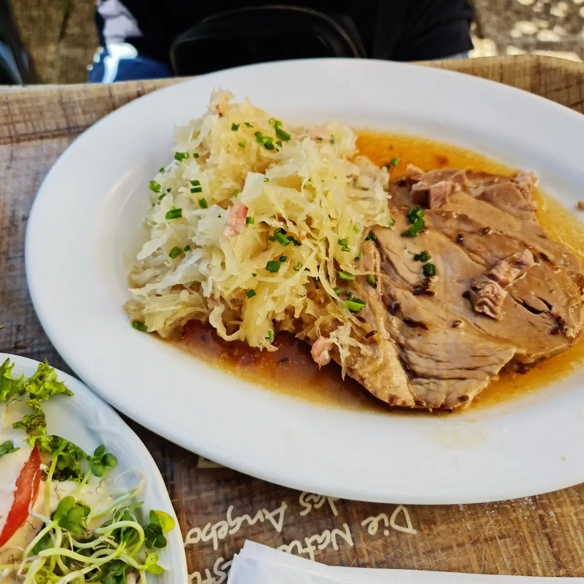 Sauerkraut Mit Schweinsbraten