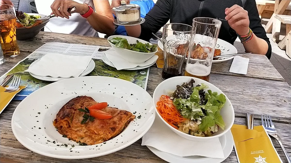 Lasagnes Et Gemischter Salat