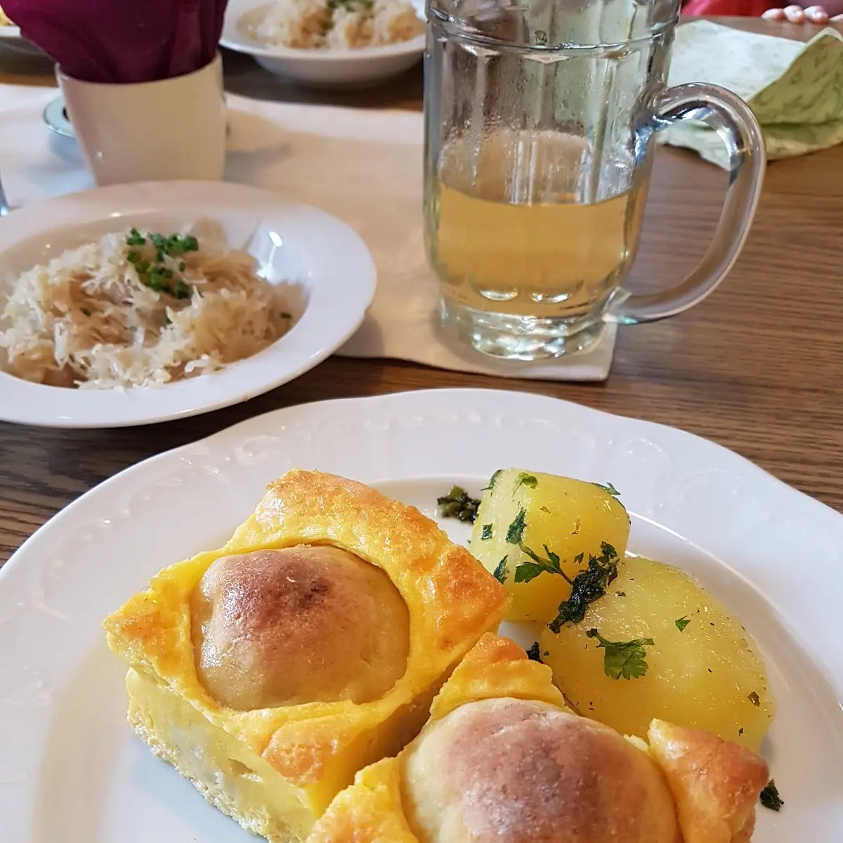 Gebackene Speckknödel Mit Kraut