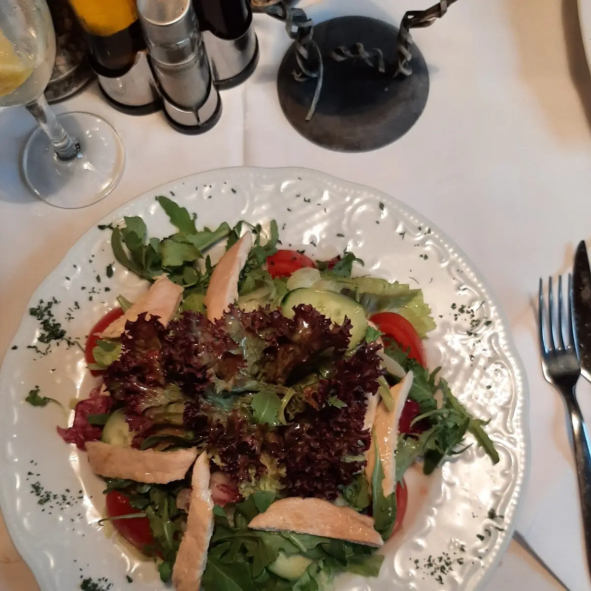 Gemischter Salat Mit Hühnchen Streifen