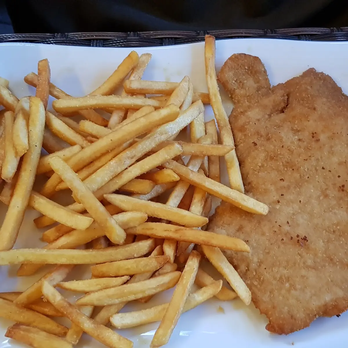 Wiener Schnitzel Mit Pommes Frites