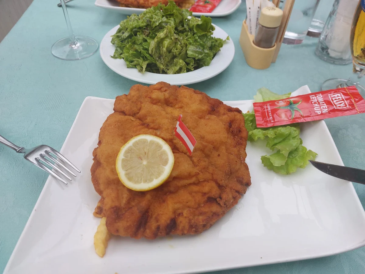 Schnitzel Wiener Art Mit Pommes Frites
