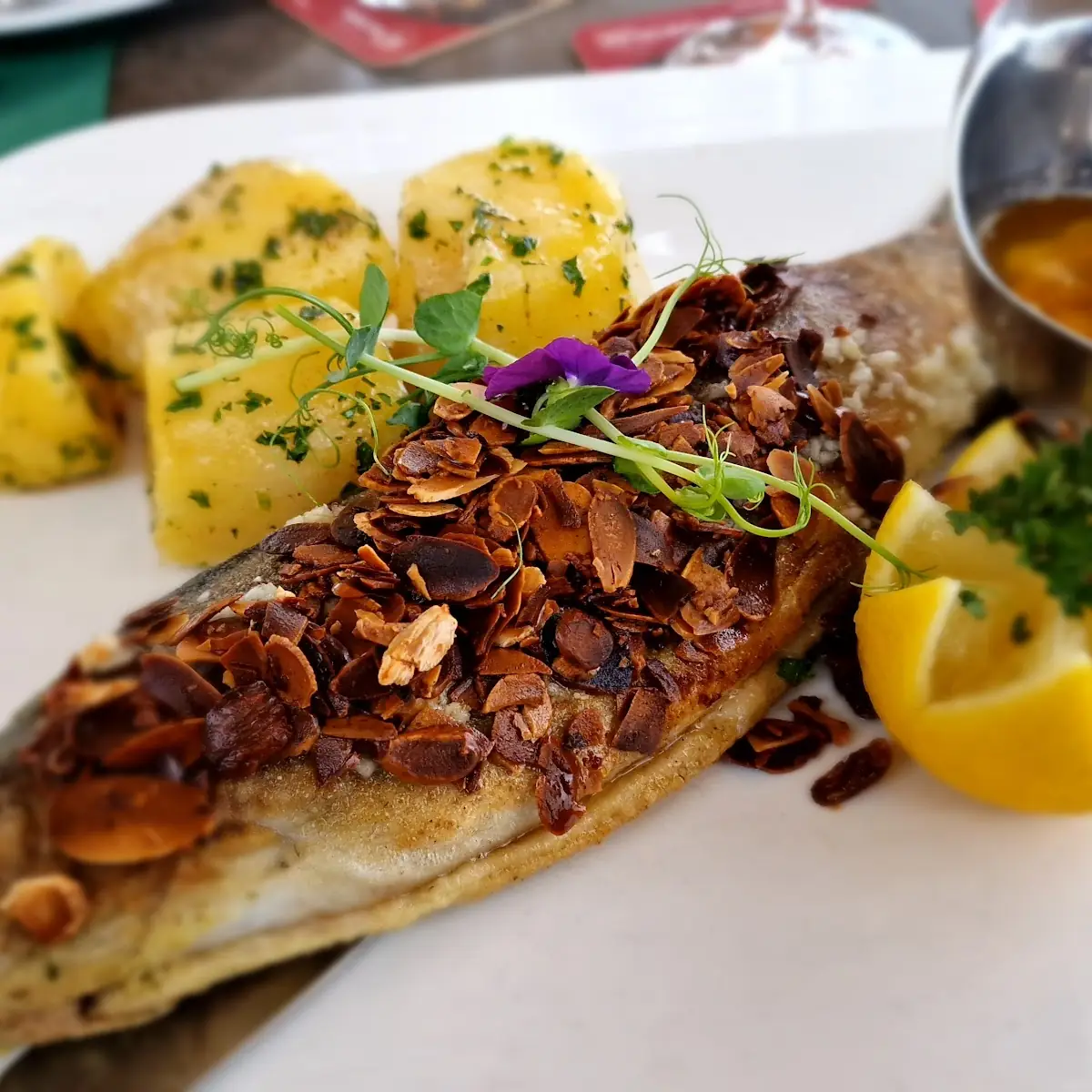 Forelle Mit Mandelöl