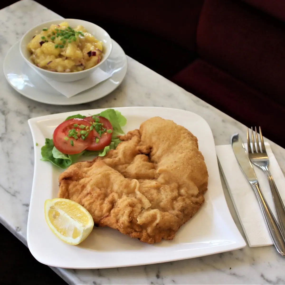 Wiener Schnitzel Und Erdäpfelsalat