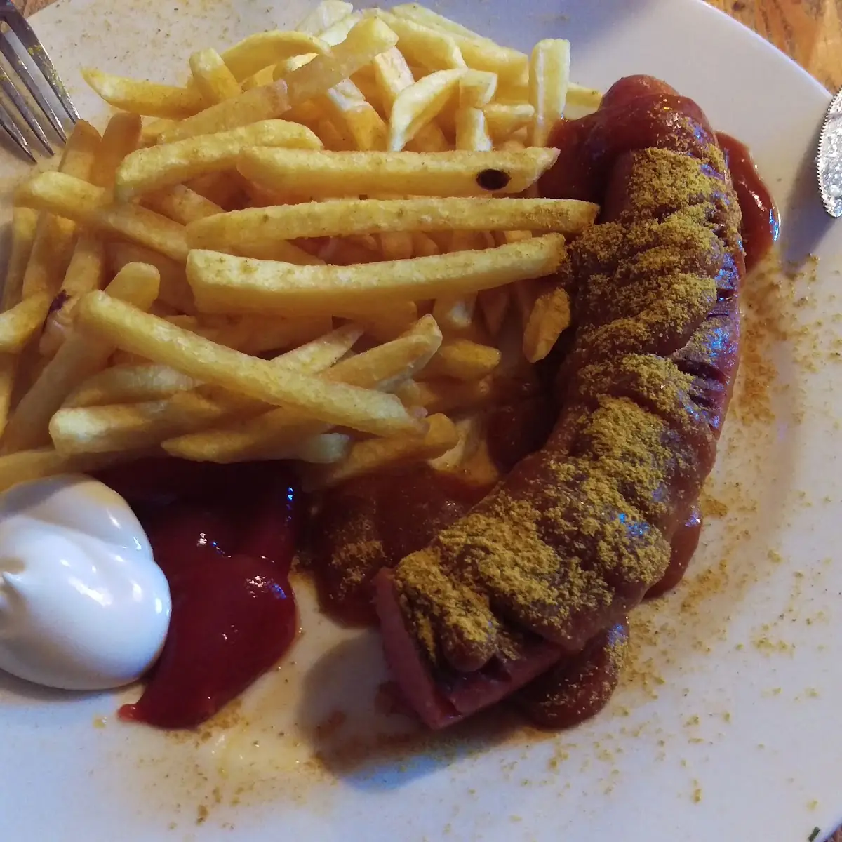 Currywurst Mit Pommes