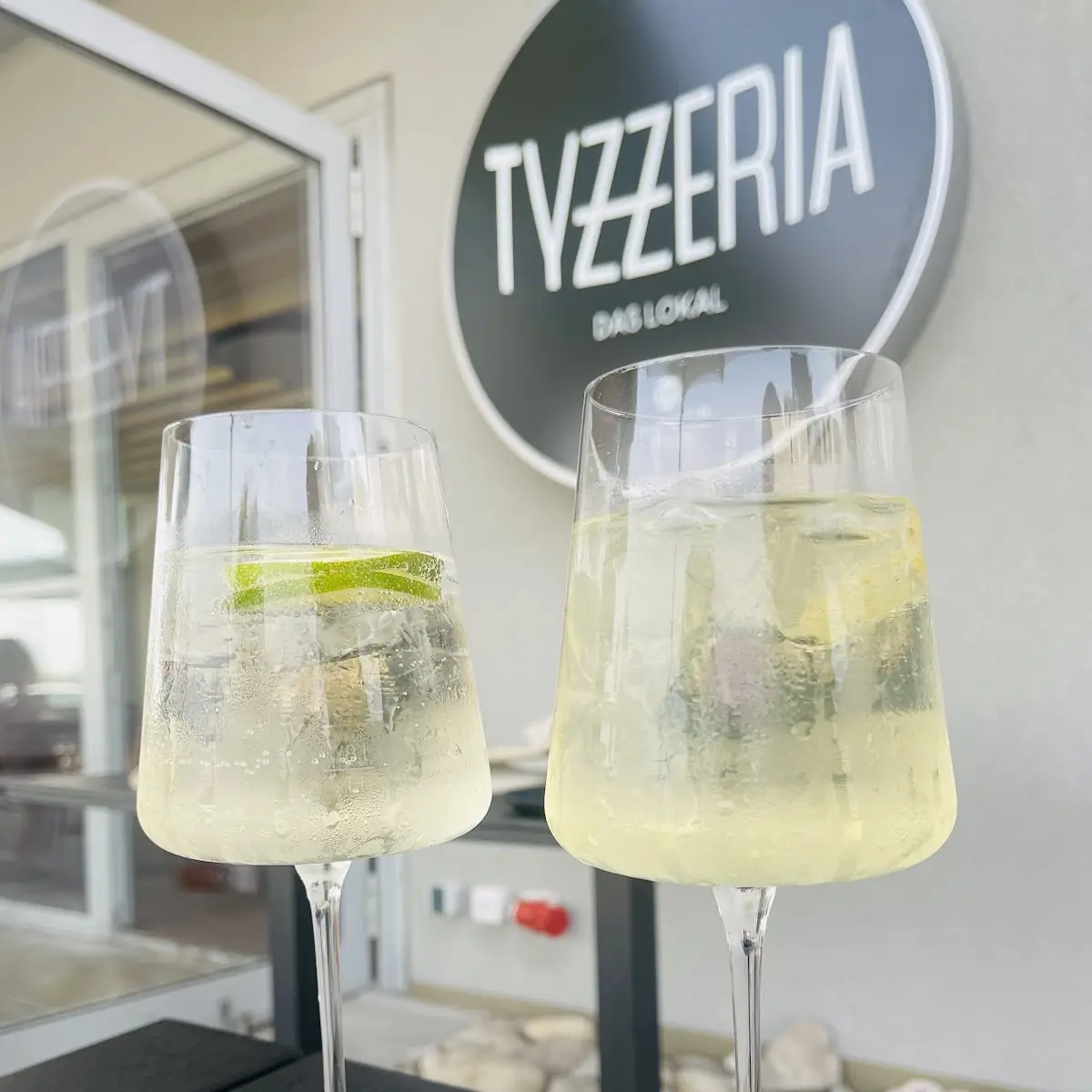 Limoncello Spritz