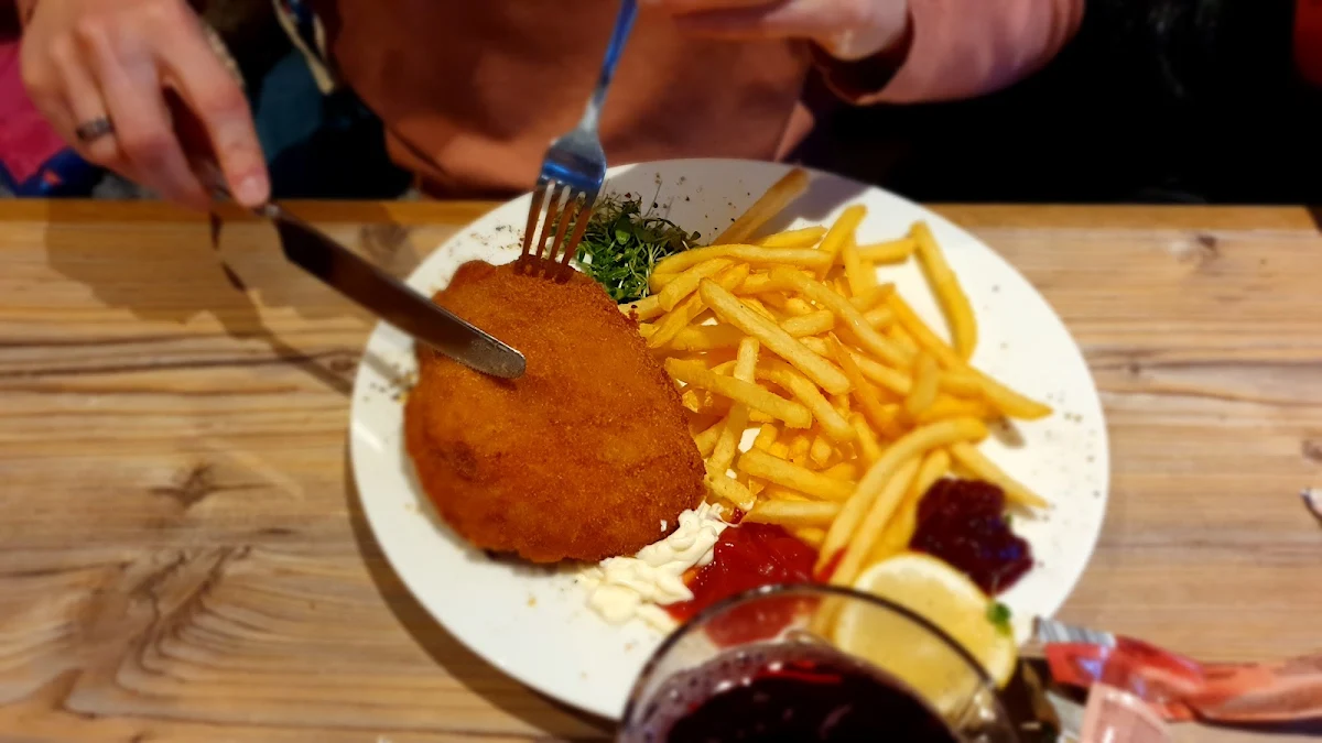 Schnitzel Mit Pommes Frites