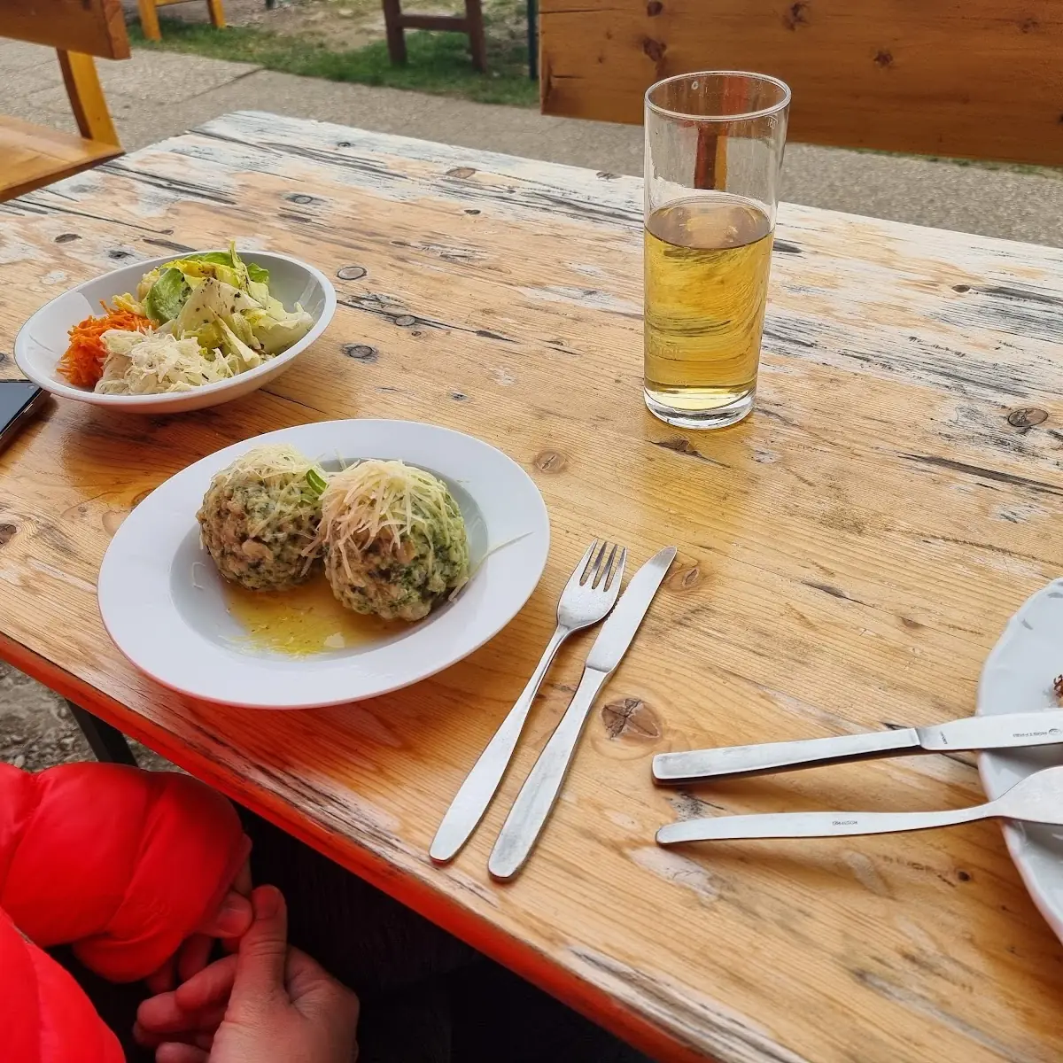 Kaspressknödel Mit Salat