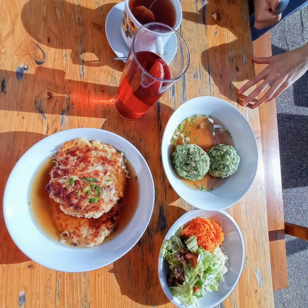 Kaspressknödel Und Spinat Knödel Suppe