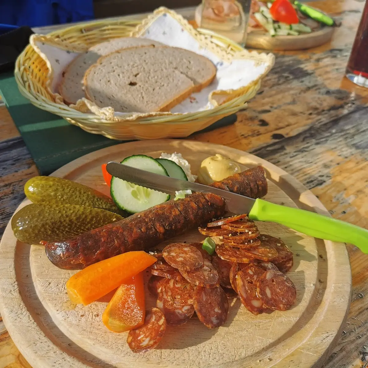Selbstgemachte Kaminwurzen Mit Brot