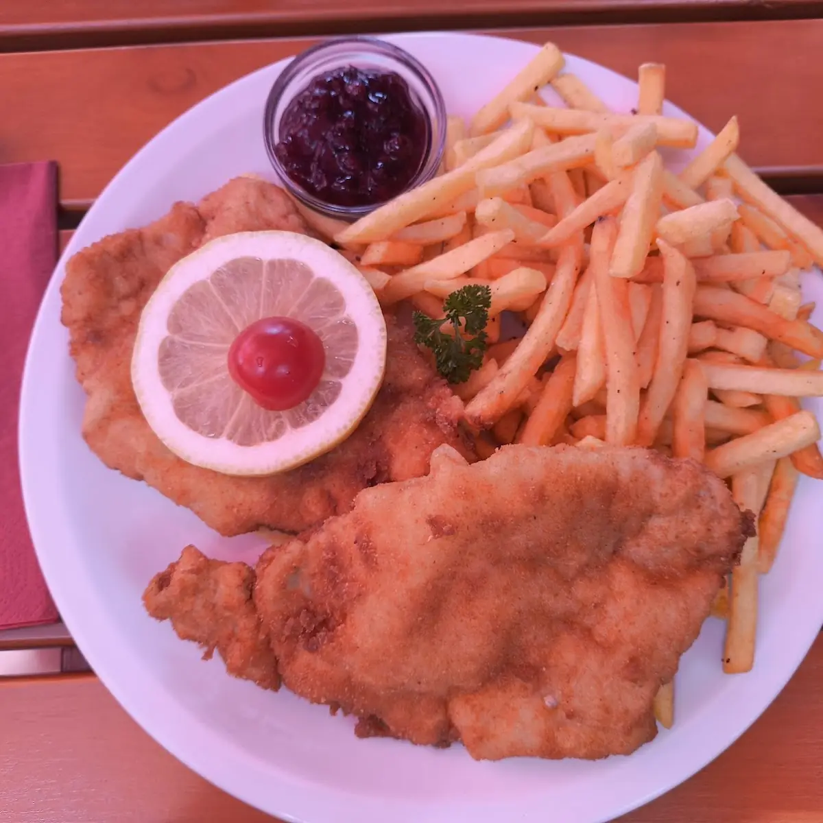 Schweineschnitzel Mit Pommes