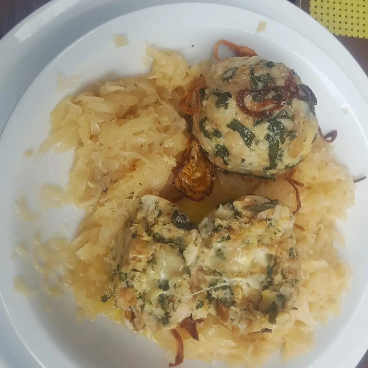 Spinatknödel Mit Sauerkraut