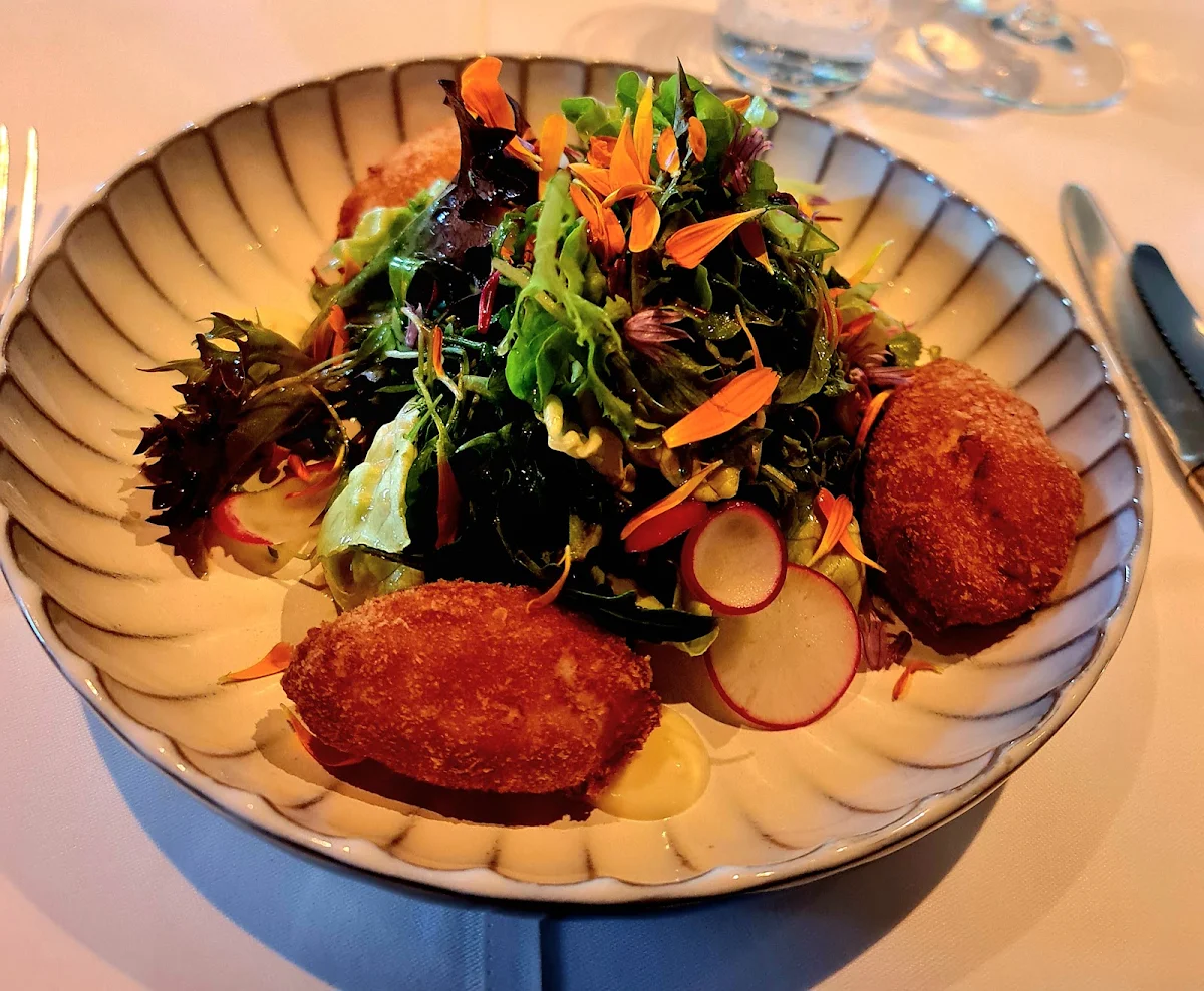 Salat Mit Fischnockerln