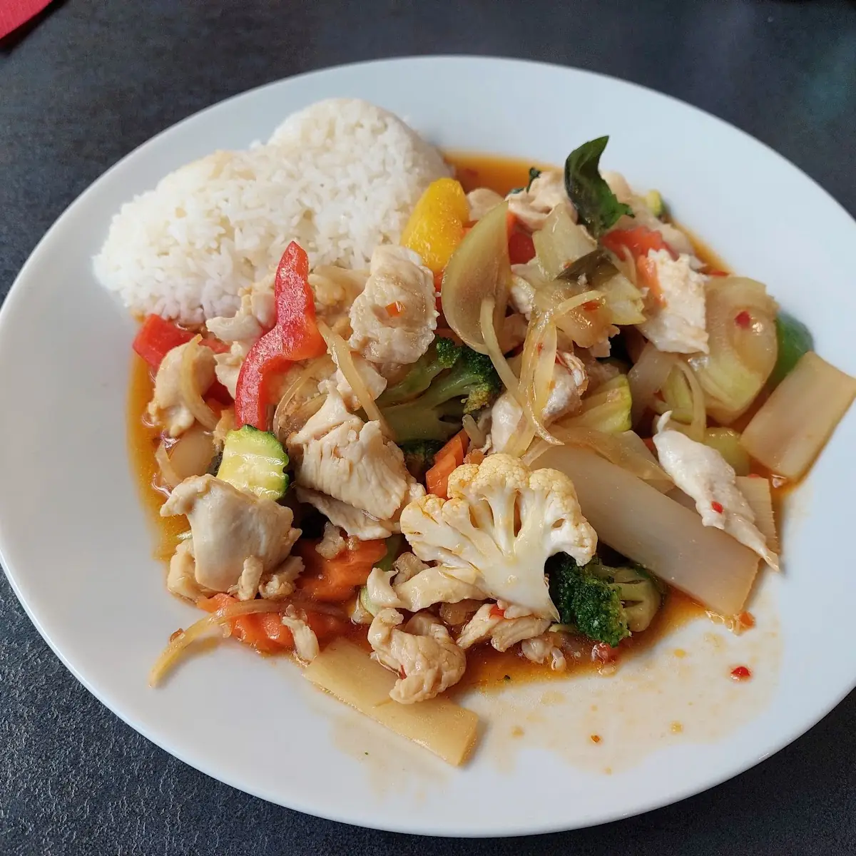 Thai Basilikum Mit Huhn