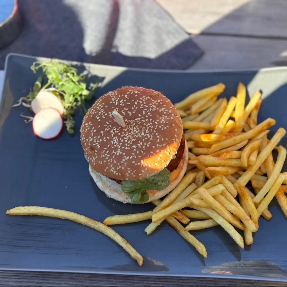 Veggie Burger Mit Pommes