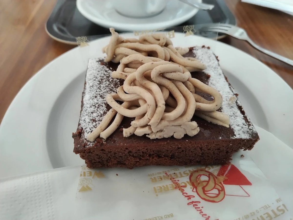 Tortino Al Cioccolato Con Spaghetti Di Castagna