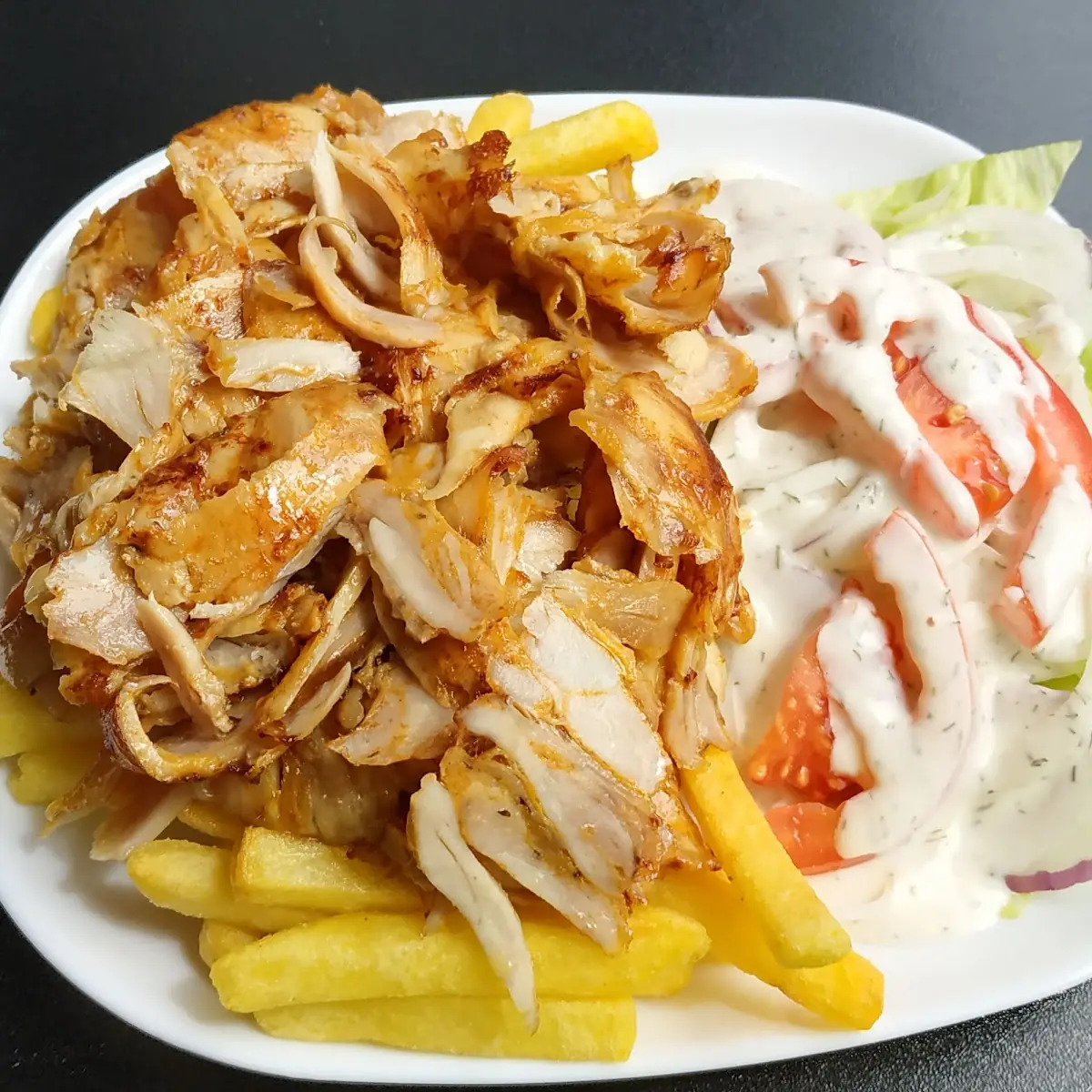 Hühner Kebab Teller Mit Pommes